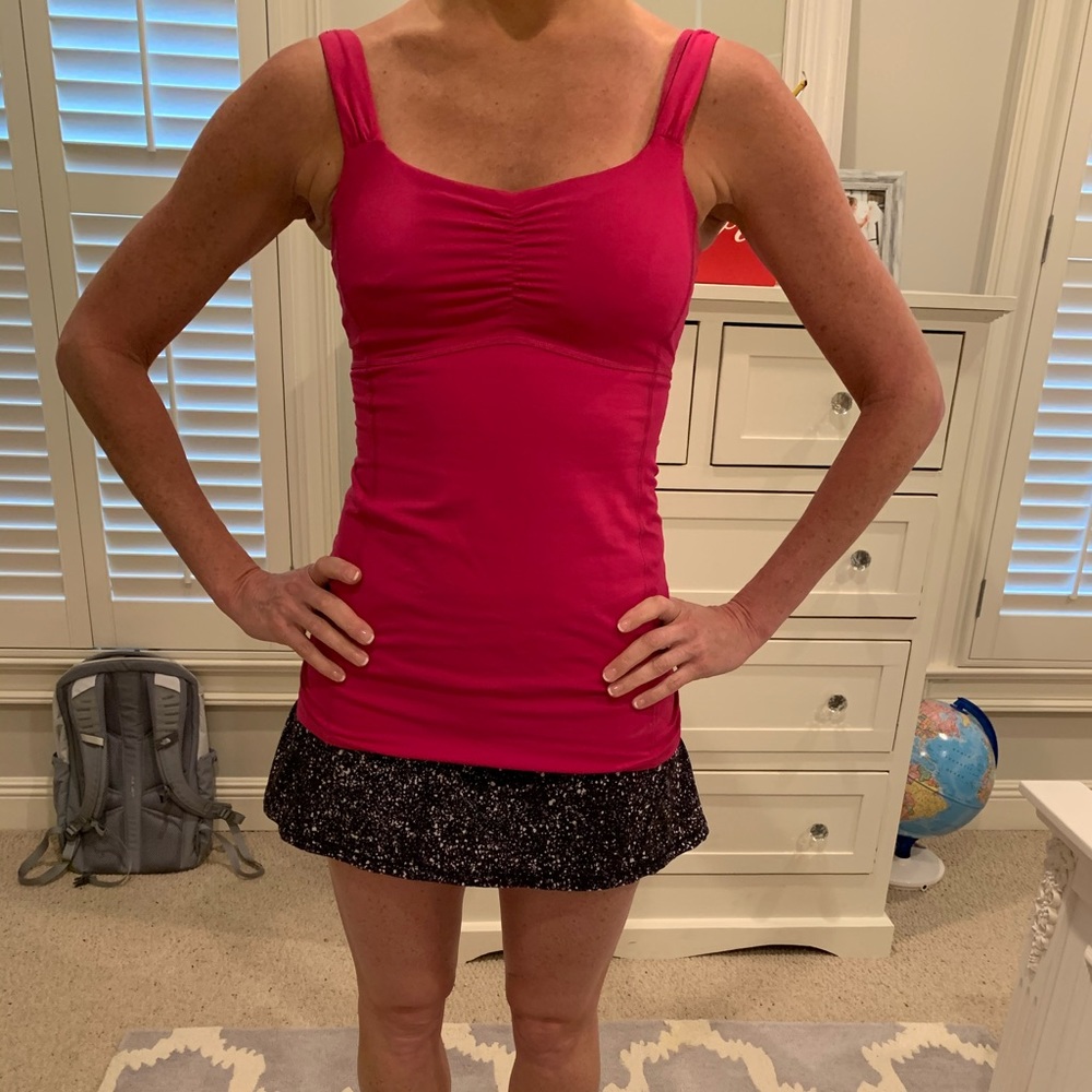 Lululemon tank size 6
